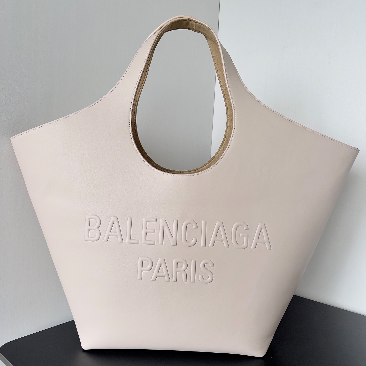 발렌시아가 메리케이트 XS 가죽 토트 백