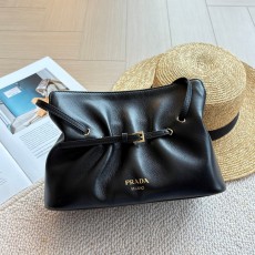 프라다 다다 스몰 나파 가죽 숄더백 블랙