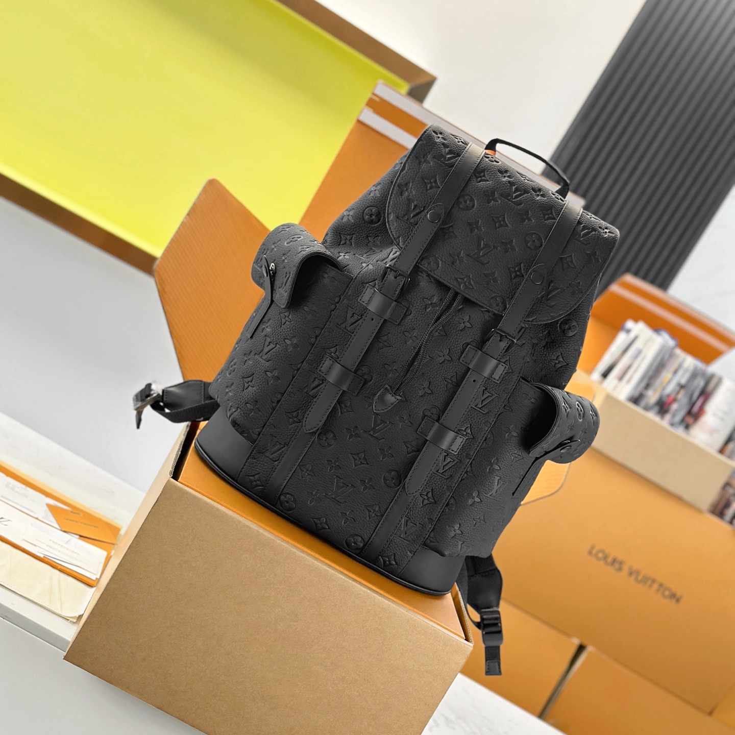 루이비통 크리스토퍼 MM 모노그램 토뤼옹 가죽 백팩